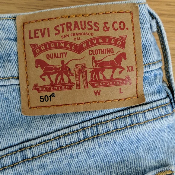 Levi's 501 jean Shorts Size 28 frayed
